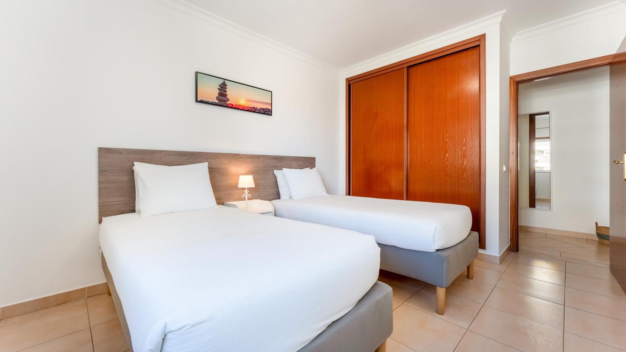 Sunny Retreat With Pool And Balcony By Lovelystay Albufeira Ngoại thất bức ảnh