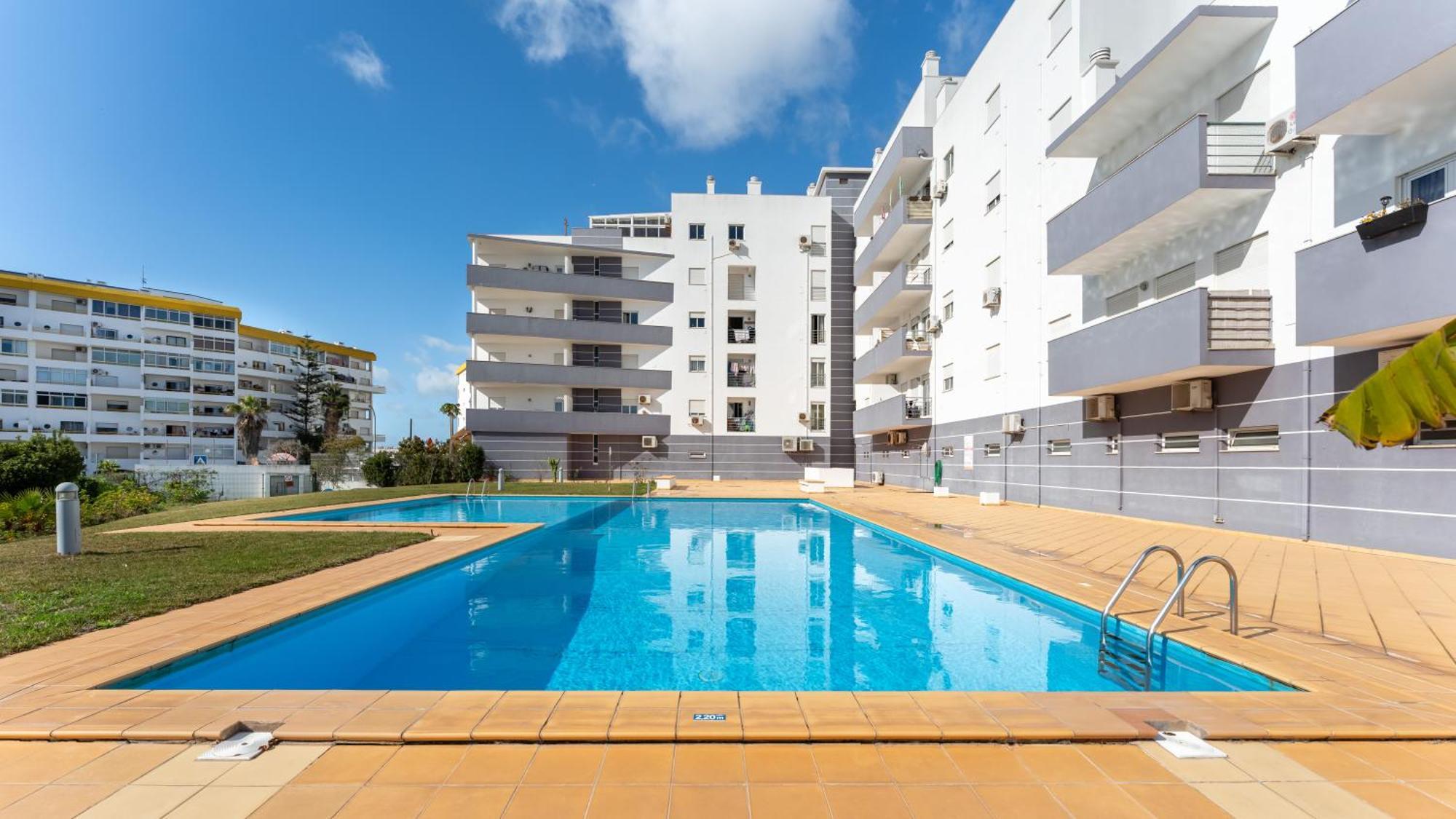 Sunny Retreat With Pool And Balcony By Lovelystay Albufeira Ngoại thất bức ảnh